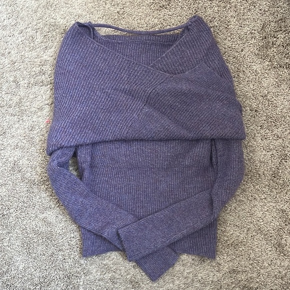 Off shoulder sweater - Picture 1 of 5